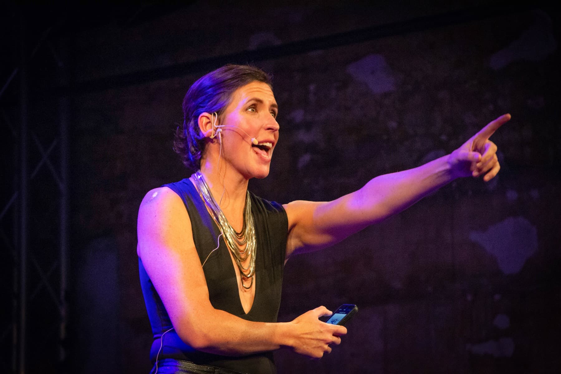 How to Introduce a Keynote Speaker (Without Killing the Momentum)